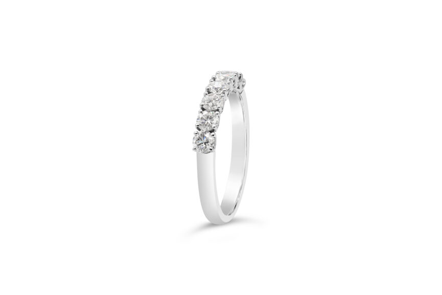 4 CLAW V STYLE 7 STONE RING - Image 3