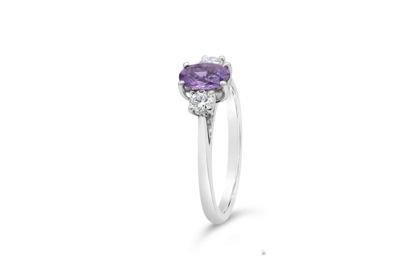 OVAL AND ROUND DIAMOND 3 STONE - Image 3