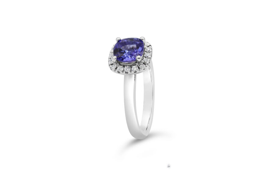 CUSHION DIAMOND HALO RING - Image 3