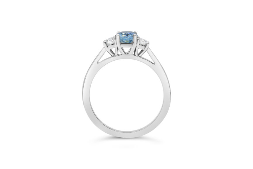 OVAL AND ROUND DIAMOND 3 STONE - Image 2