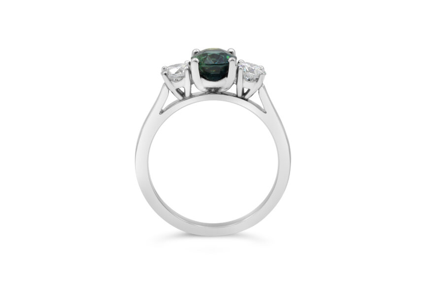 OVAL AND ROUND DIAMOND 3 STONE - Image 2